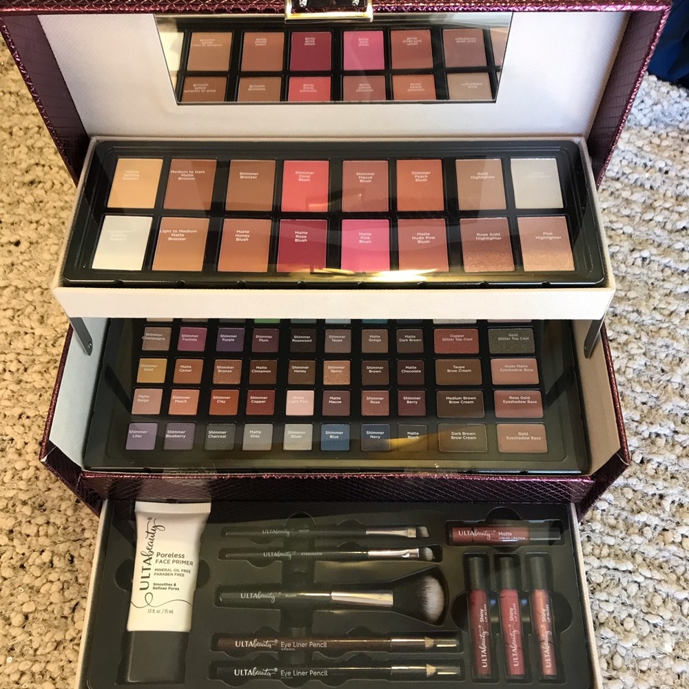 “ ULTA BEAUTY “ MAKE UP KIT!! Never used